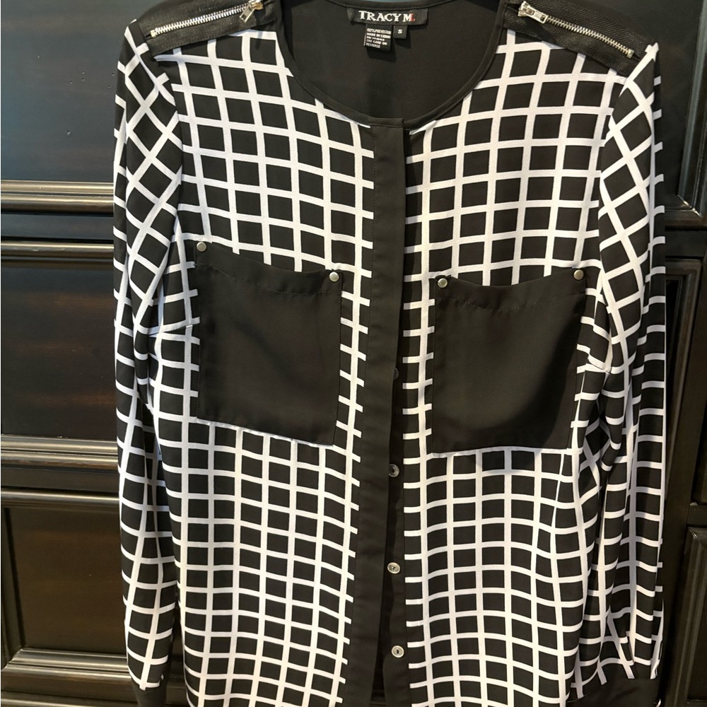 Tracy M Black & White Grid Button-Front Shirt